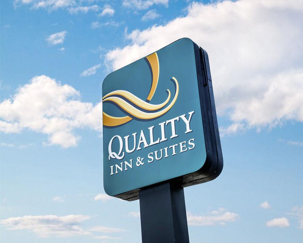 Quality Inn & Suites North Gibsonia Extérieur photo