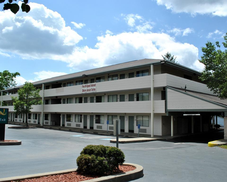 Quality Inn & Suites North Gibsonia Extérieur photo
