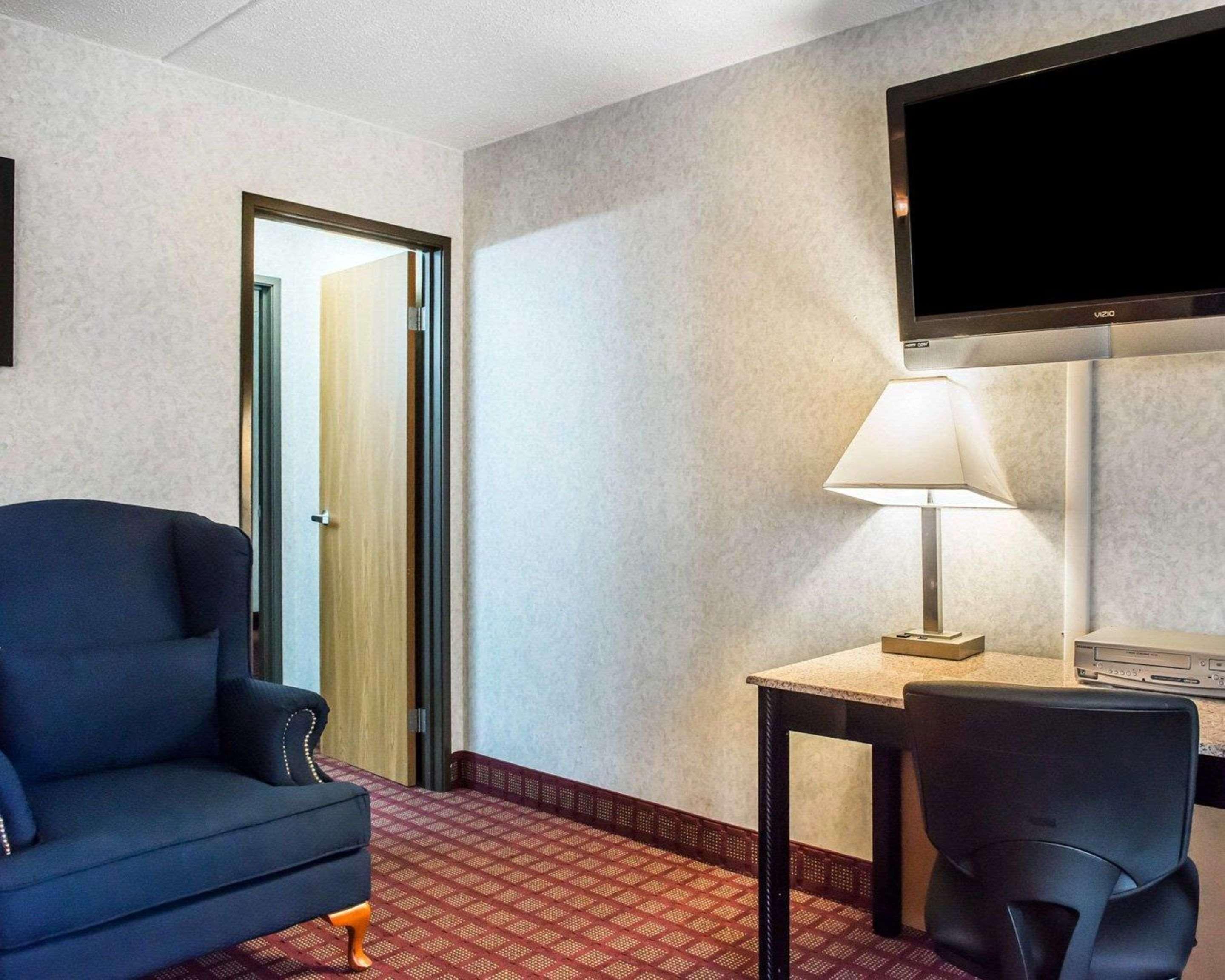 Quality Inn & Suites North Gibsonia Extérieur photo
